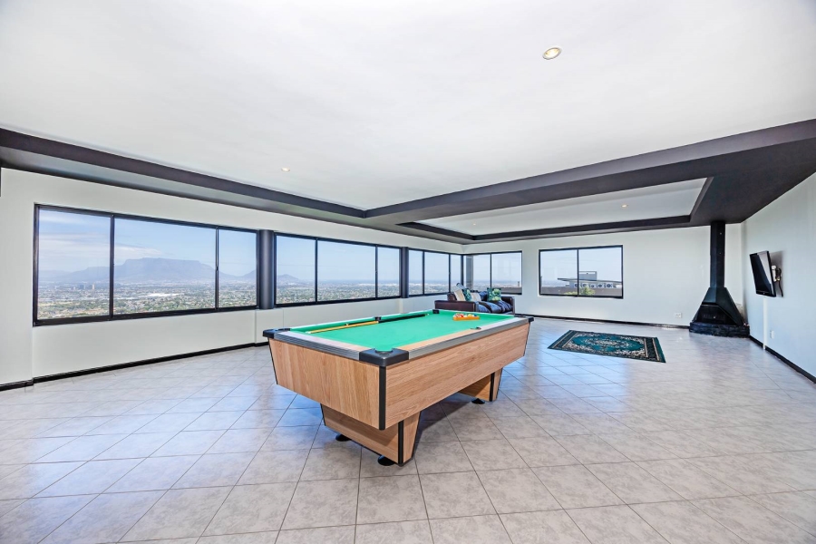 8 Bedroom Property for Sale in Plattekloof Western Cape